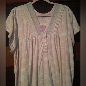 Like New Feminine 3X Body Touch Light Coral/pink Short sleeve Lace  Nightgown